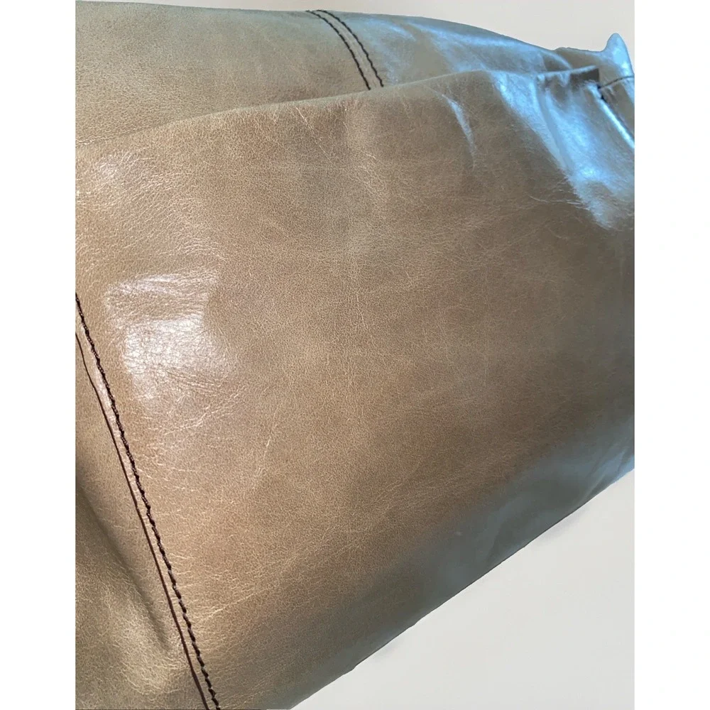 HOBO Leather Crossbody Shoulder Bag Taupe Brown Adjustable Strap Zip Top Charlie